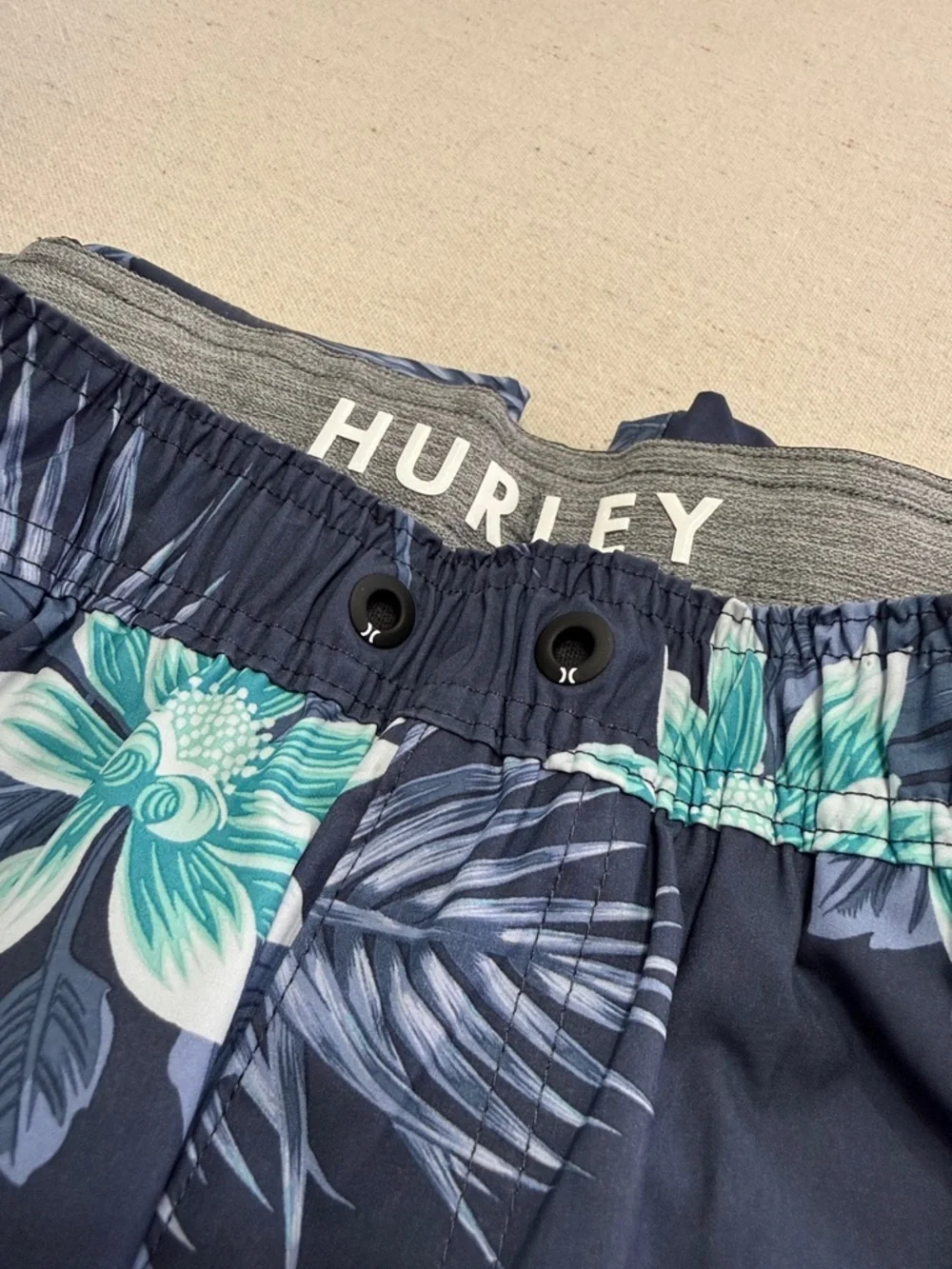 Hurley Men's Navy Floral Swim Trunks - Size Large